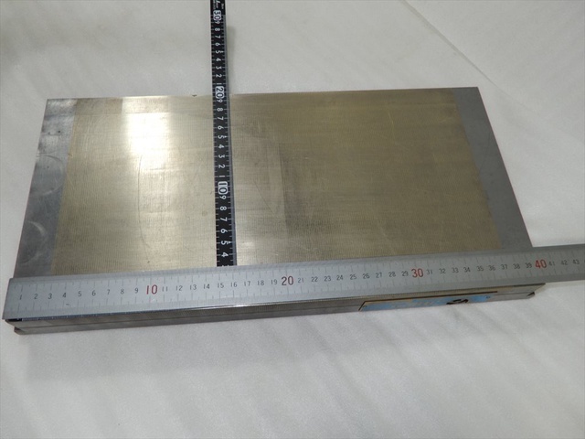 KANETSU RMWH-2040A Magnet Chuck Image 2