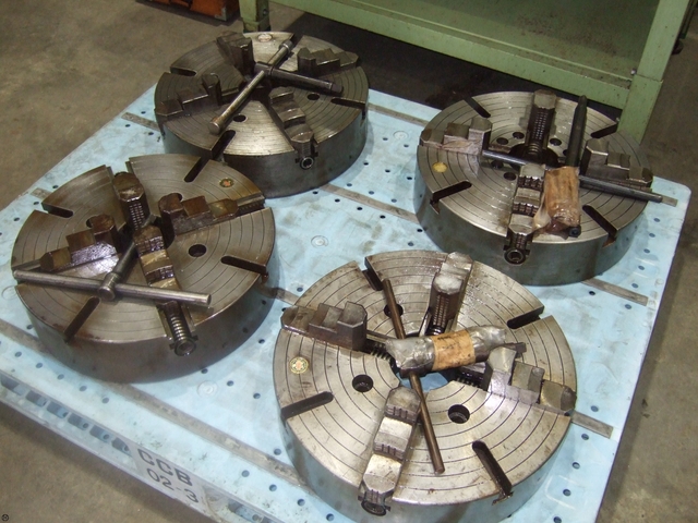  四ツ爪φ400 Lathe Chuck Image 1