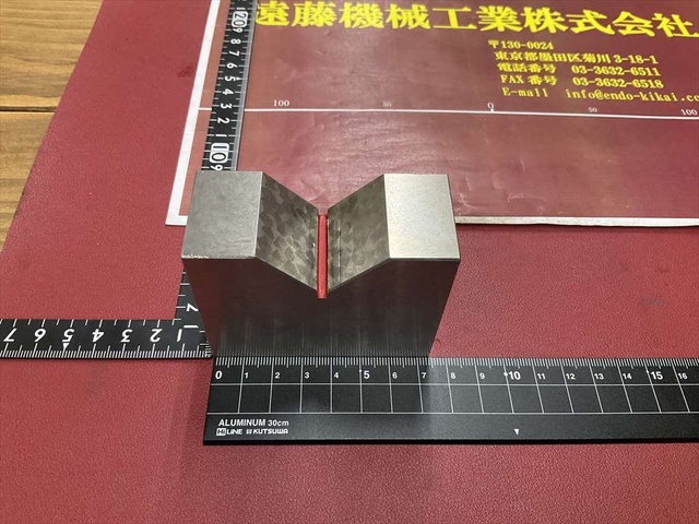  奥行75×巾32×高さ60mm V溝最大幅=36mm V Block and M Block Image 1