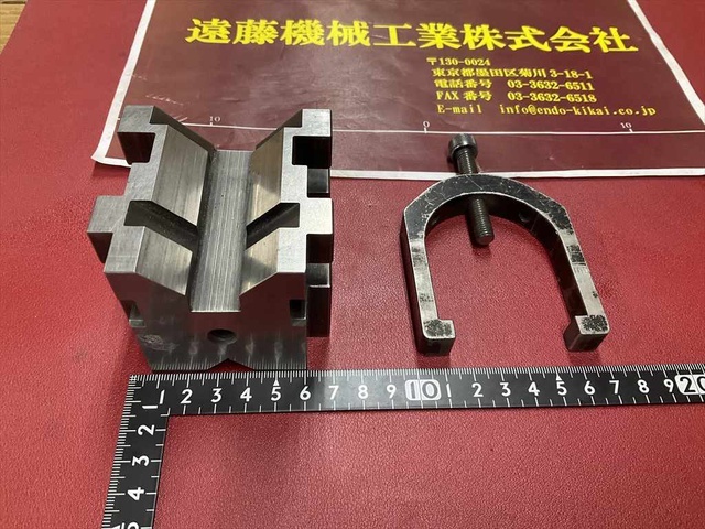 SAKAE SEIKI MB503 寸法70×70×H60mm 38/20mm V Block and M Block Image 1