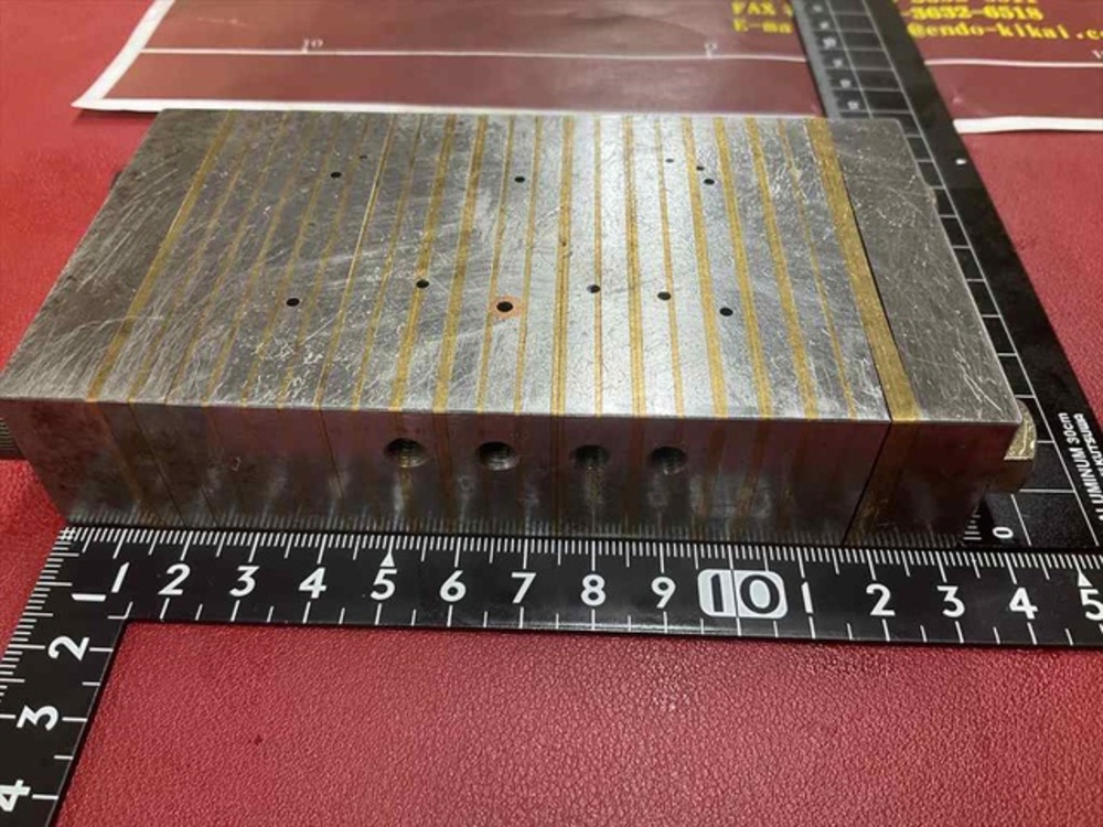 133×73×28mm 数ケ所穴あり Other blocks