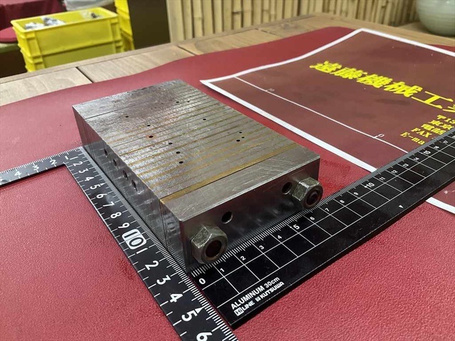  133×73×28mm 数ケ所穴あり Other blocks Image 3