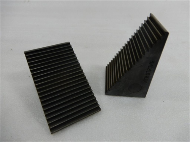 ニューストロング 4-S クランプ治具 の画像 2枚目