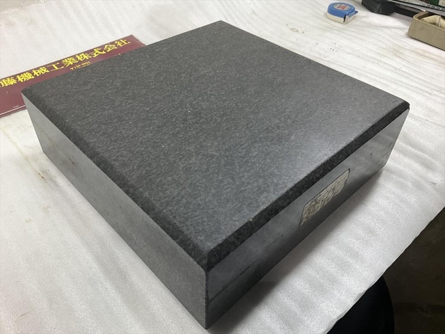 Ohnishi Sokutei 300×300×100mm 一部欠けあり Surface plate (Long side 0.00m~) Image 4
