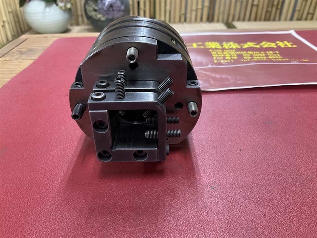 牧野フライス製作所 Y型 YU(内寸25mm) ワイヤ・放電加工用ツール の画像 1枚目