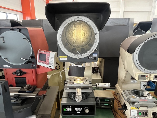 Nikon V-12 Projector Image 1