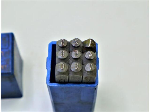 MASUS 数字刻印セット2.5mm 0〜8 その他作業工具関連 の画像 3枚目
