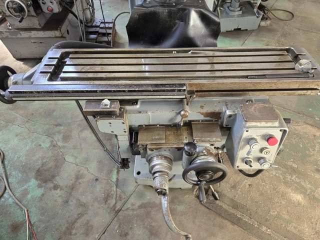 MAKINO KSJP Vertical Milling Machine Image 3