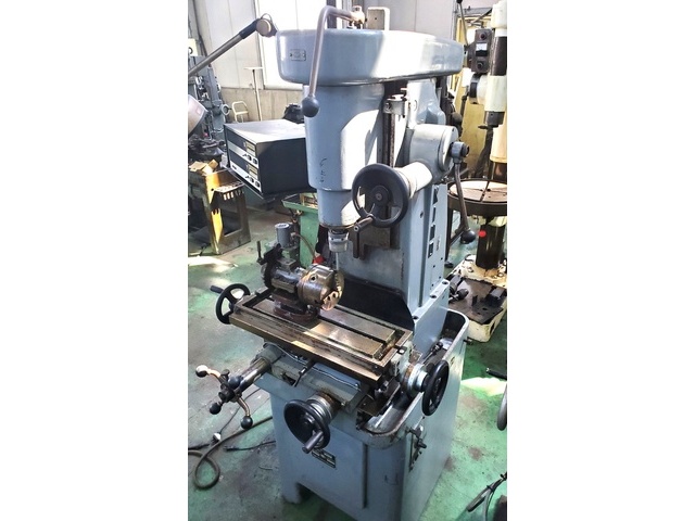 MAKINO MH-20 Vertical Milling Machine Image 2