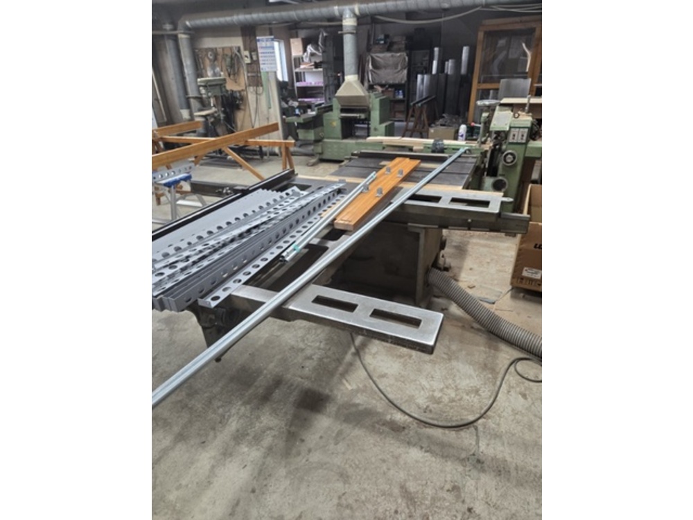 東海製作 SF-1300 Sawing Machine