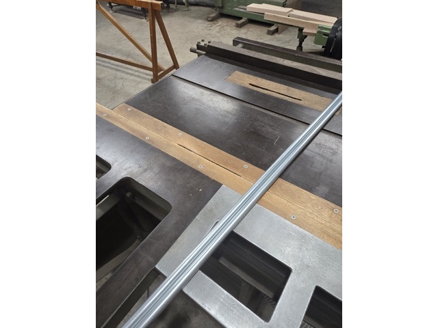 東海製作 SF-1300 Sawing Machine Image 3