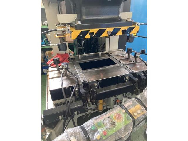 Komatsu NTC H1F110-2 C-Frame Press Image 3