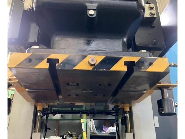 Komatsu NTC H1F110-2 C-Frame Press Image 4