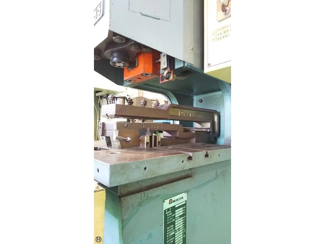 AMADA SP-15 Punch Press Image 4