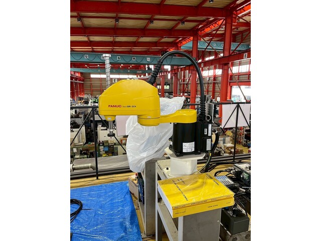 FANUC SR-3iA Robot Image 2