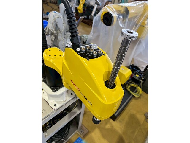 FANUC SR-3iA Robot Image 4