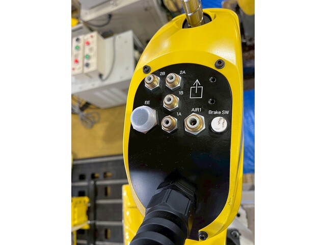 FANUC SR-3iA Robot Image 5