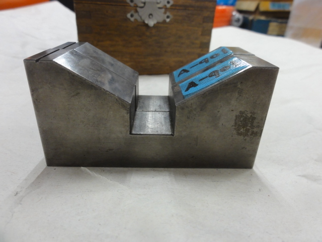 Obishi Keiki Seisakusho 80X40X20 V Block and M Block Image 3