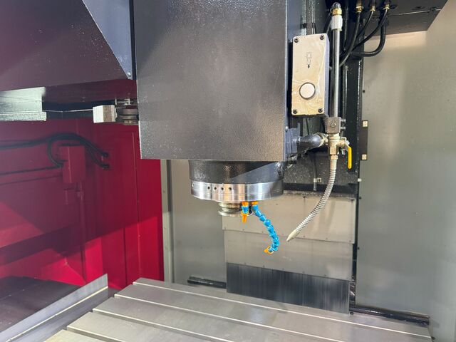 OKK VM53R Vertical Machining Center Image 6