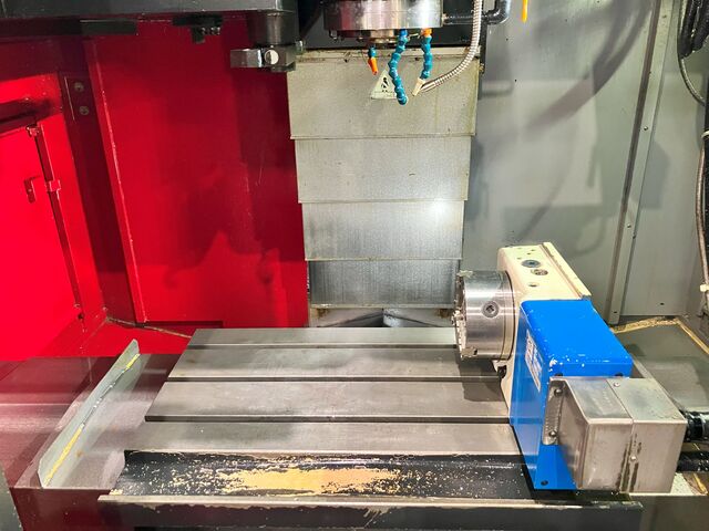 OKK VM43R Vertical Machining Center Image 2