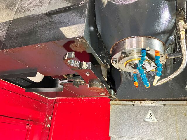 OKK VM43R Vertical Machining Center Image 4