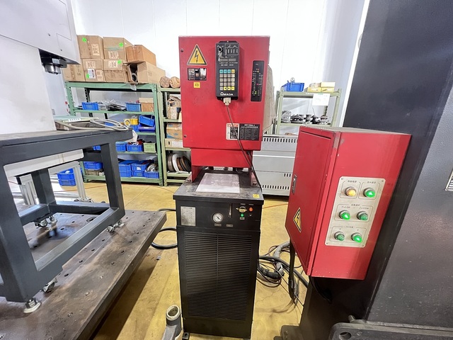 アマダ TS-2 溶接機 の画像 3枚目