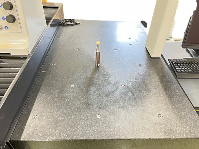 Mitutoyo CRT-PM574 CMM Image 4