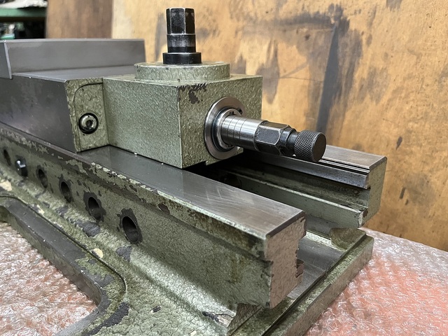 TAKEDA MACHINE TOOLS KTV150-2W Vice Image 7