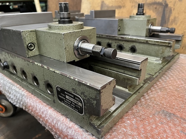 TAKEDA MACHINE TOOLS KTV150-2W Vice Image 13
