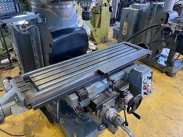 MAKINO KVJP-55 Vertical Milling Machine Image 6