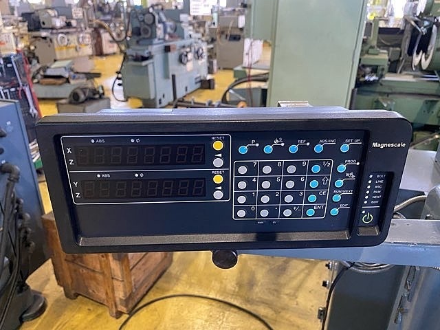 MAKINO KVJP-55 Vertical Milling Machine Image 8