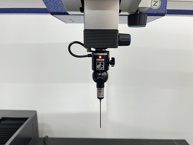 Mitutoyo Crysta-Plus M544(No.196-505) CMM Image 3