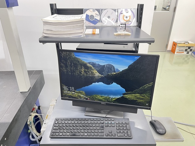Mitutoyo Crysta-Plus M544(No.196-505) CMM Image 6