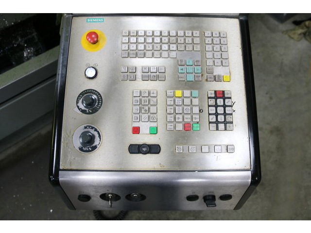 DECKEL MAHO DMF 220 linear Vertical Machining Center Image 7