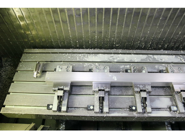 DECKEL MAHO DMF 220 linear Vertical Machining Center Image 42