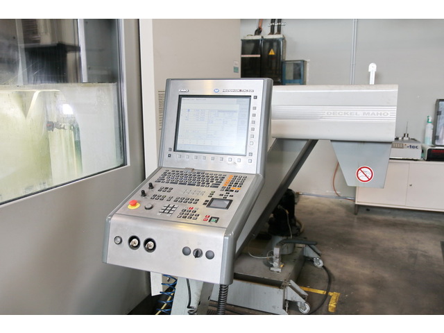 DECKEL MAHO DMC 75 V linear Vertical Machining Center Image 28