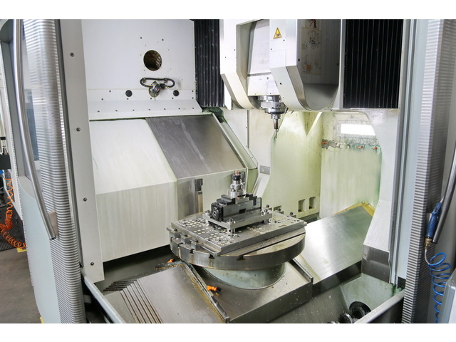 DECKEL MAHO DMC 75 V linear Vertical Machining Center Image 33