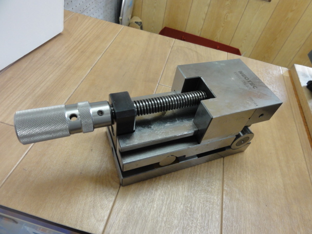 SAKAE SEIKI SNV-80V Vice Image 2