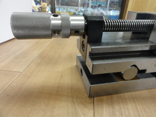 SAKAE SEIKI SNV-80V Vice Image 4