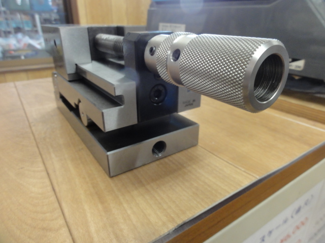 SAKAE SEIKI SNV-80V Vice Image 5