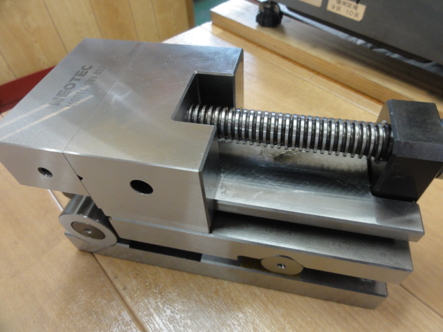 SAKAE SEIKI SNV-80V Vice Image 7