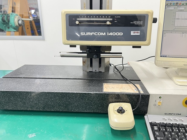 東京精密 SURFCOM1400D 表面粗さ・輪郭形状測定機 の画像 2枚目
