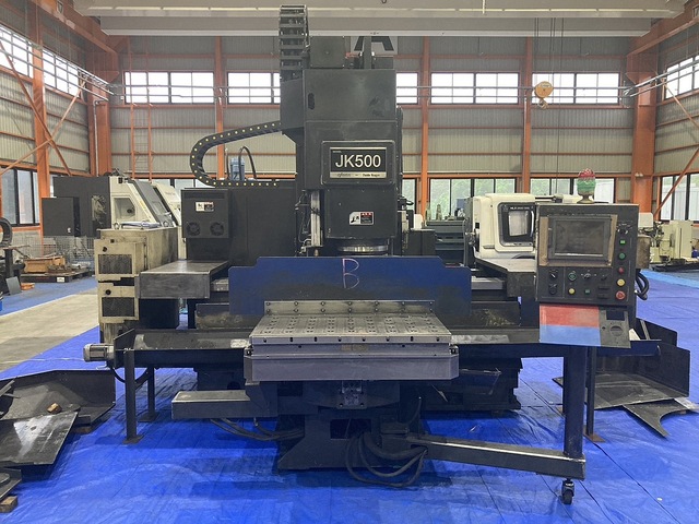 新潟 JK500 NC立型フライス盤 の画像 1枚目