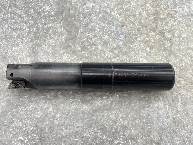 -- MKEM-32-32-180 End Mill Image 1
