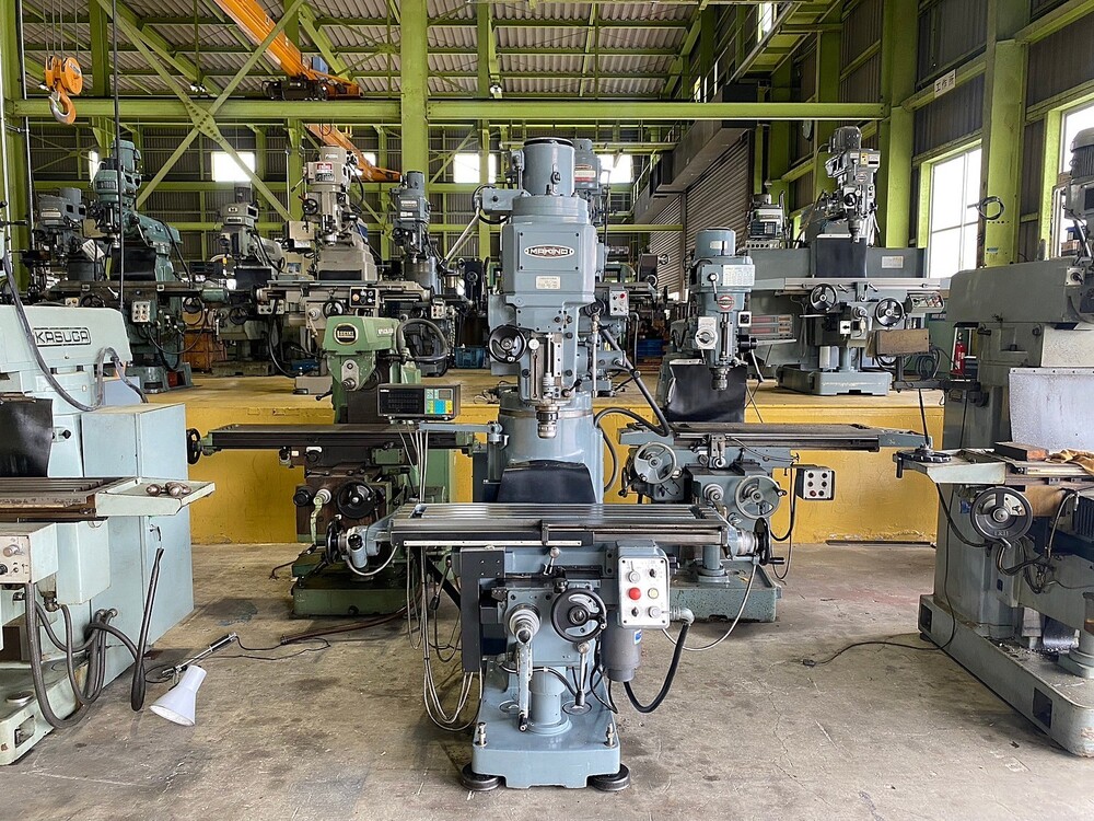 MAKINO KVJP-55 Vertical Milling Machine