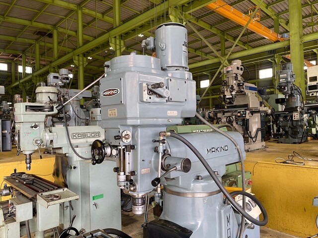 MAKINO KVJP-55 Vertical Milling Machine Image 5