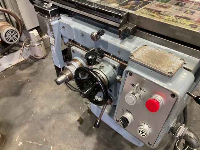 MAKINO KSJP-55 Vertical Milling Machine Image 4