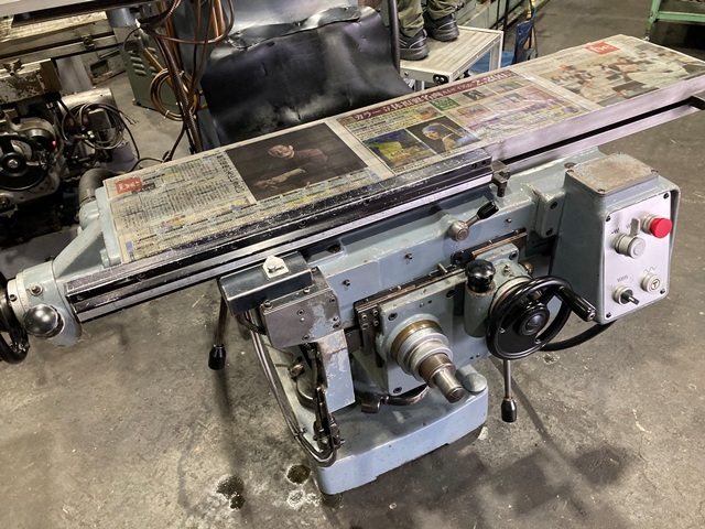MAKINO KSJP-55 Vertical Milling Machine Image 9