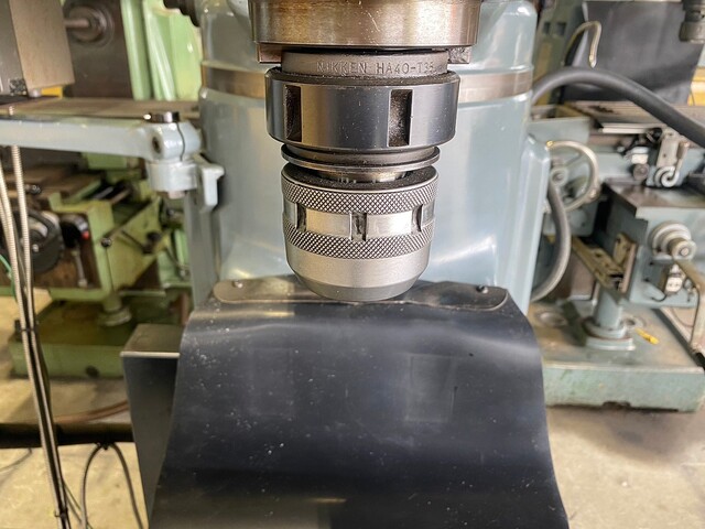 MAKINO KVJP-55 Vertical Milling Machine Image 7