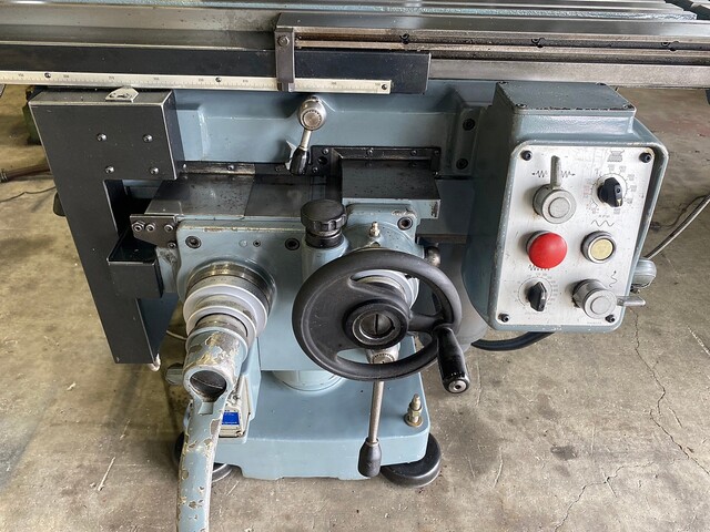 MAKINO KVJP-55 Vertical Milling Machine Image 9
